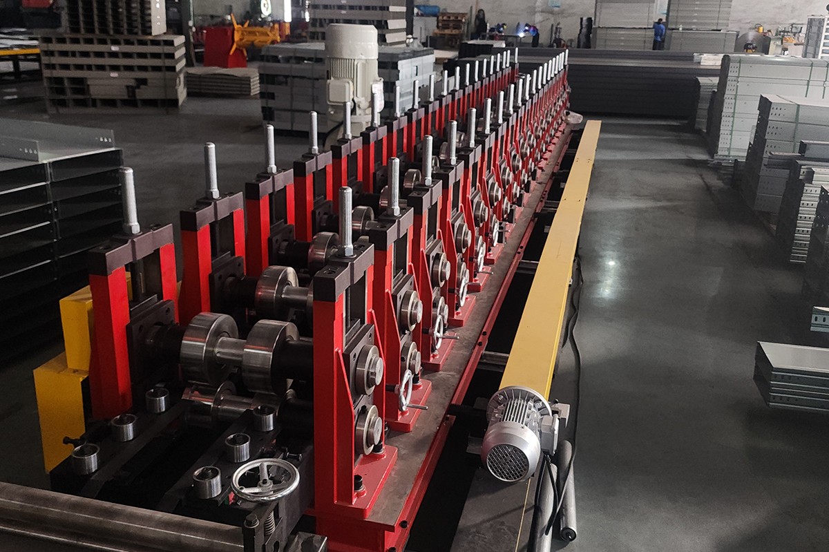 電纜橋架梯邊設備